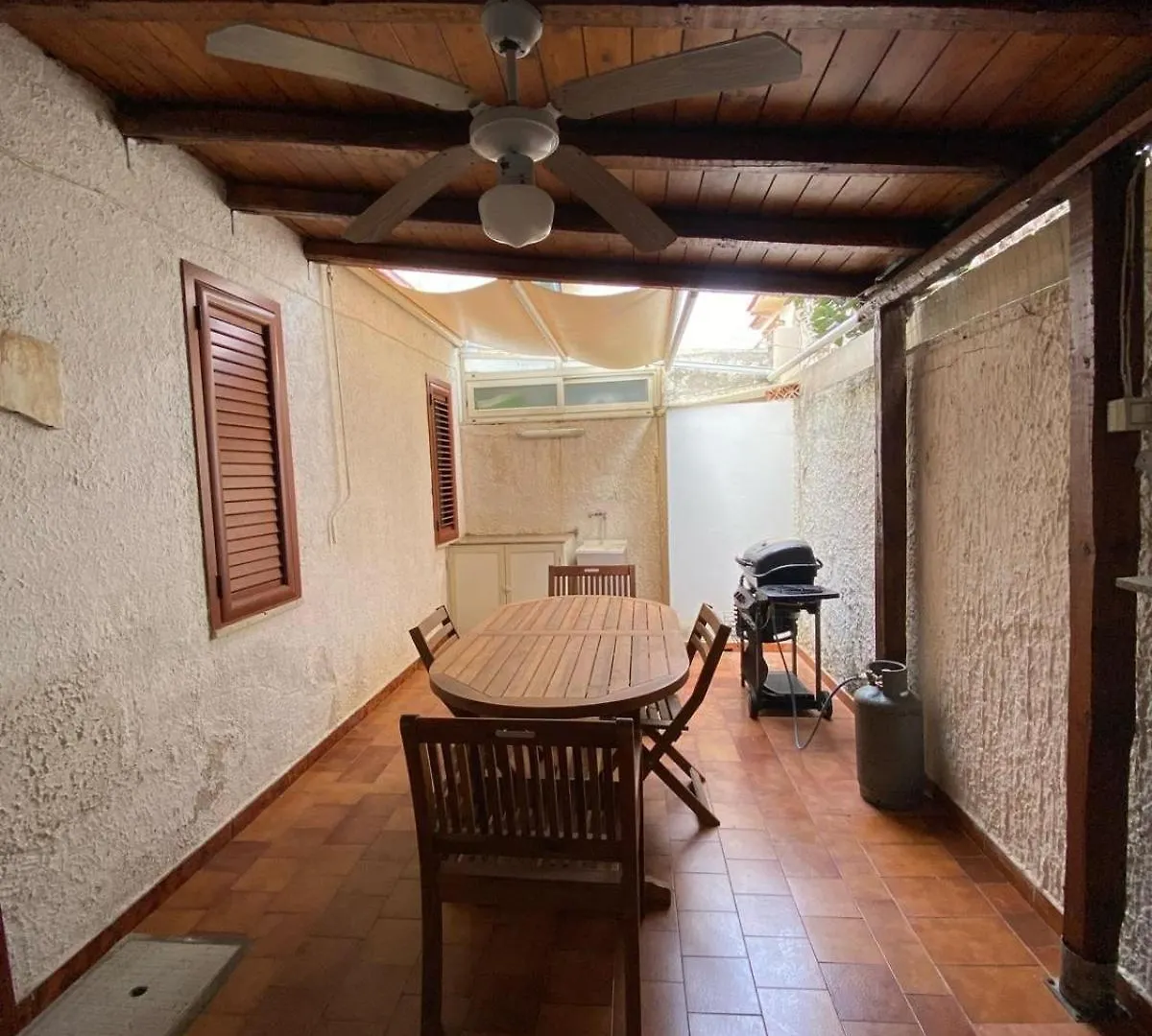 La Casa Di Celeste Rometta Marea Holiday home