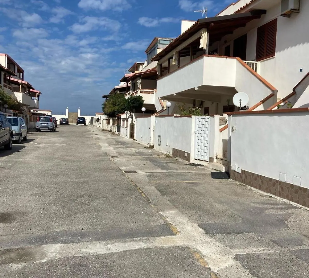 La Casa Di Celeste Rometta Marea Holiday home