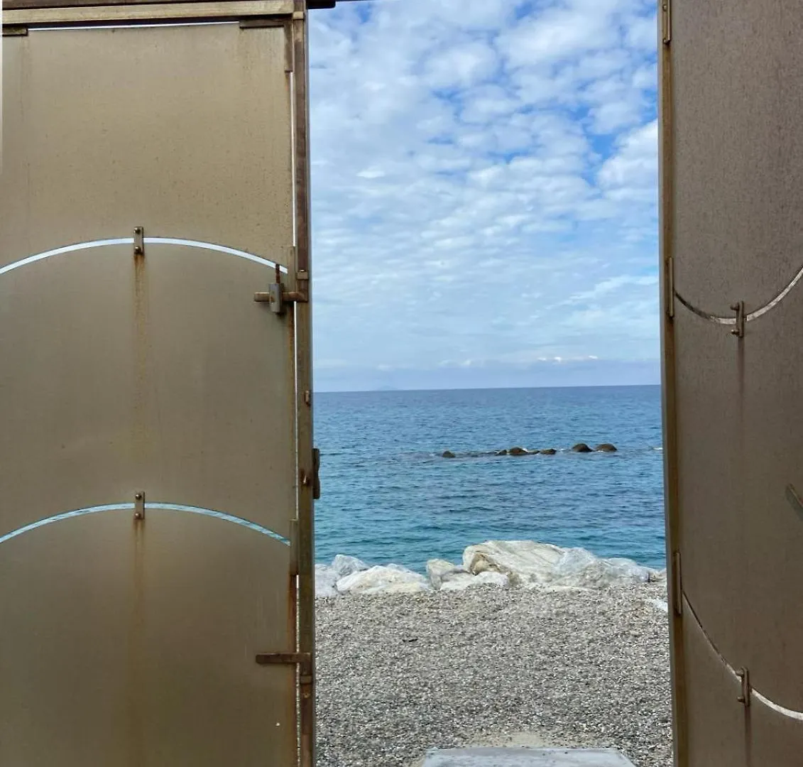 La Casa Di Celeste Rometta Marea Holiday home